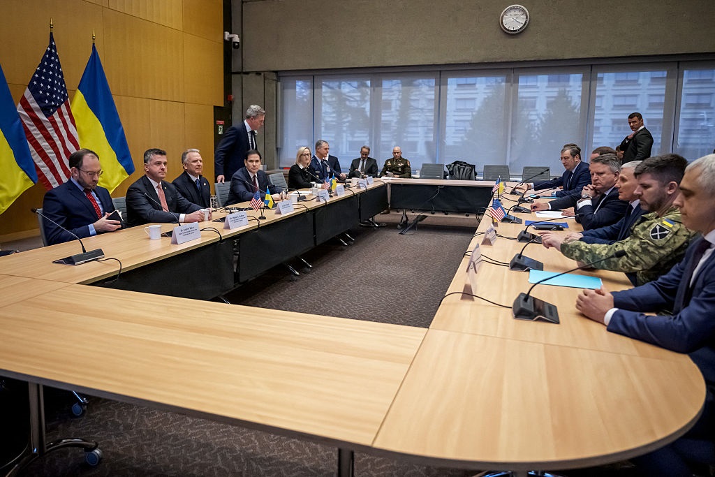 Розпочались переговори представників України та США – ЗМІ