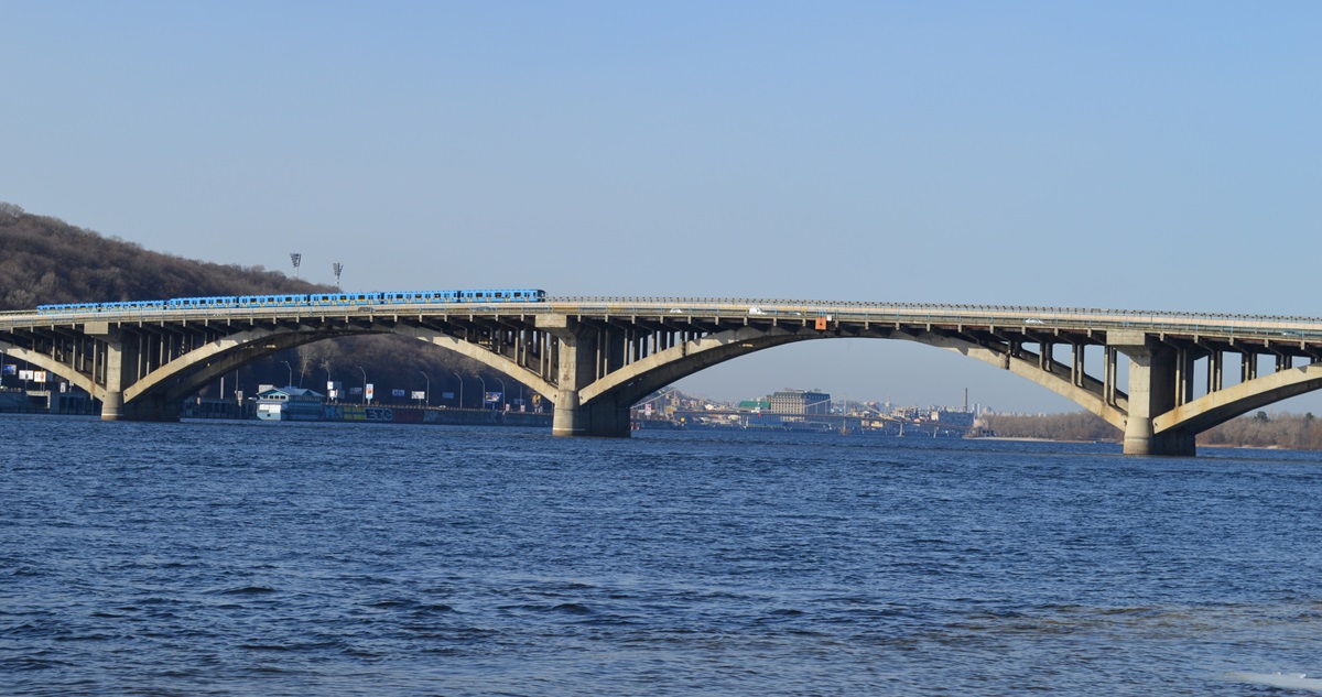 Рух мостом Метро обмежать 15-16 листопада