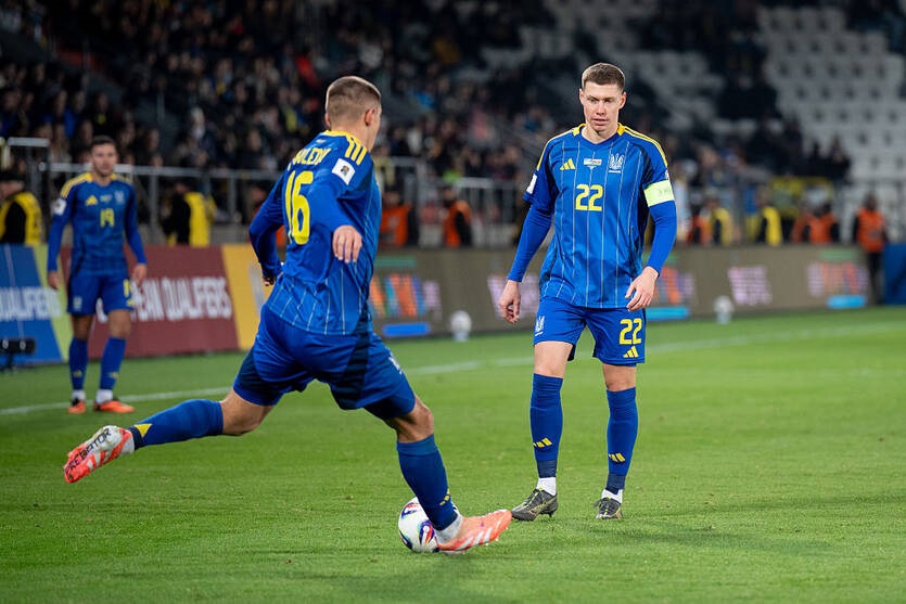 У Реброва в матчі з Ісландією грають ключові гравці