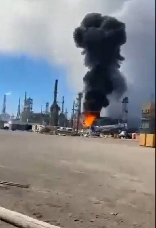 У США на найбільшому нафтозаводі Нью-Мексико стався потужний вибух