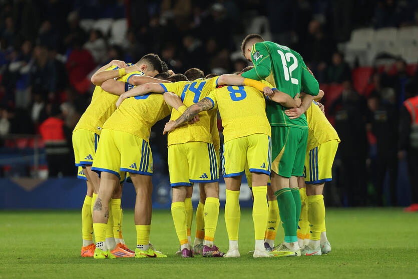 Україна представила склад на гру з Ісландією, втративши одного хавбека