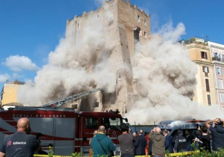 В Італії обвалилася історична вежа, є постраждалі