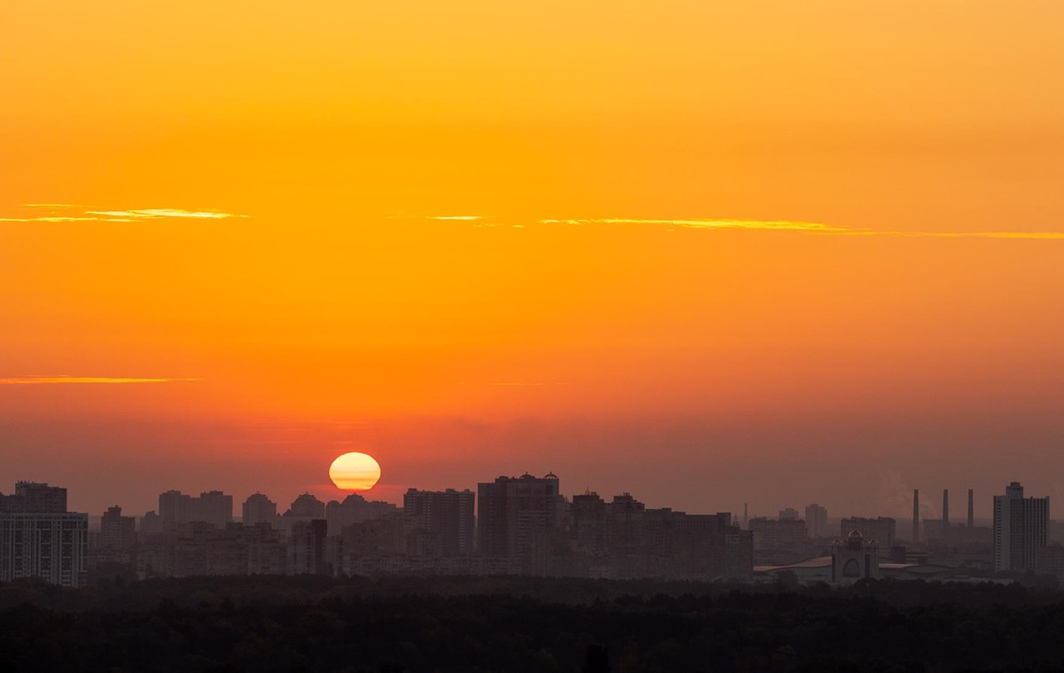 В Україні оголосили графіки відключень у вівторок