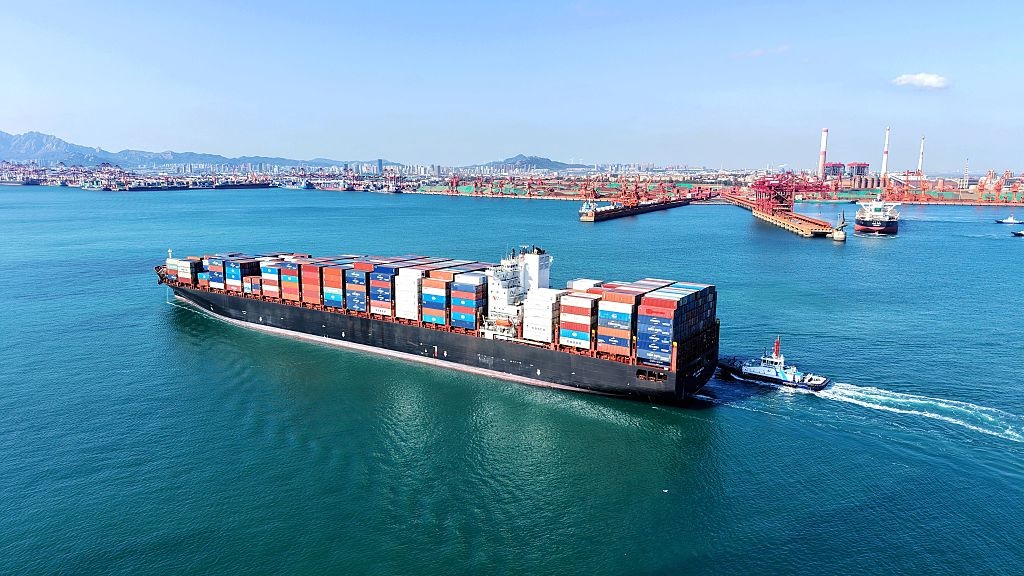 Вплив санкцій: експорт з Китаю в РФ рекордно обвалився