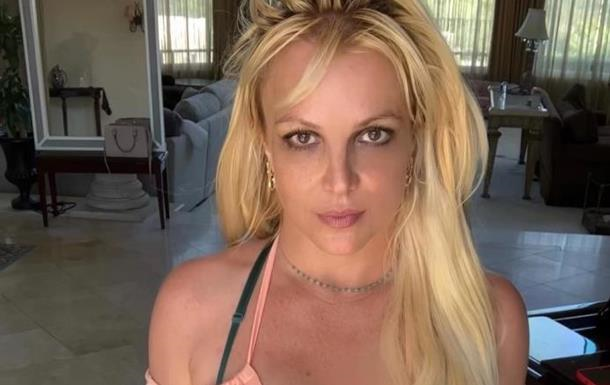 Брітні Спірс замислюється про втечу до Британії