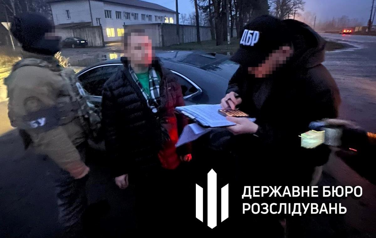 На Чернігівщині прокурора спіймали на хабарі