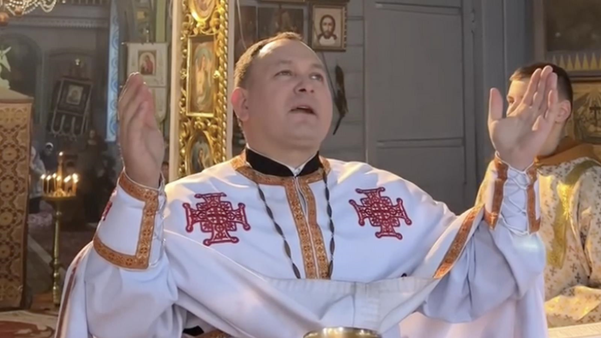 Популярний священник України з трьома “бронями” отримав повістку в ТЦК