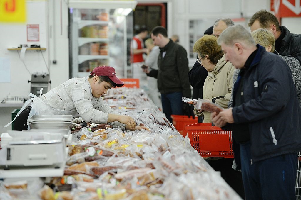 Росіяни економлять на їжі: виробництво скоротилося вперше за 15 років