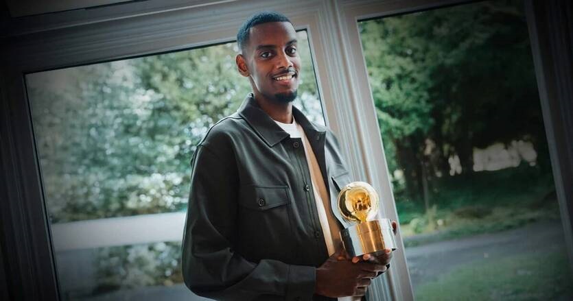 Шведи нагородили Александра Ісака Золотим м’ячем