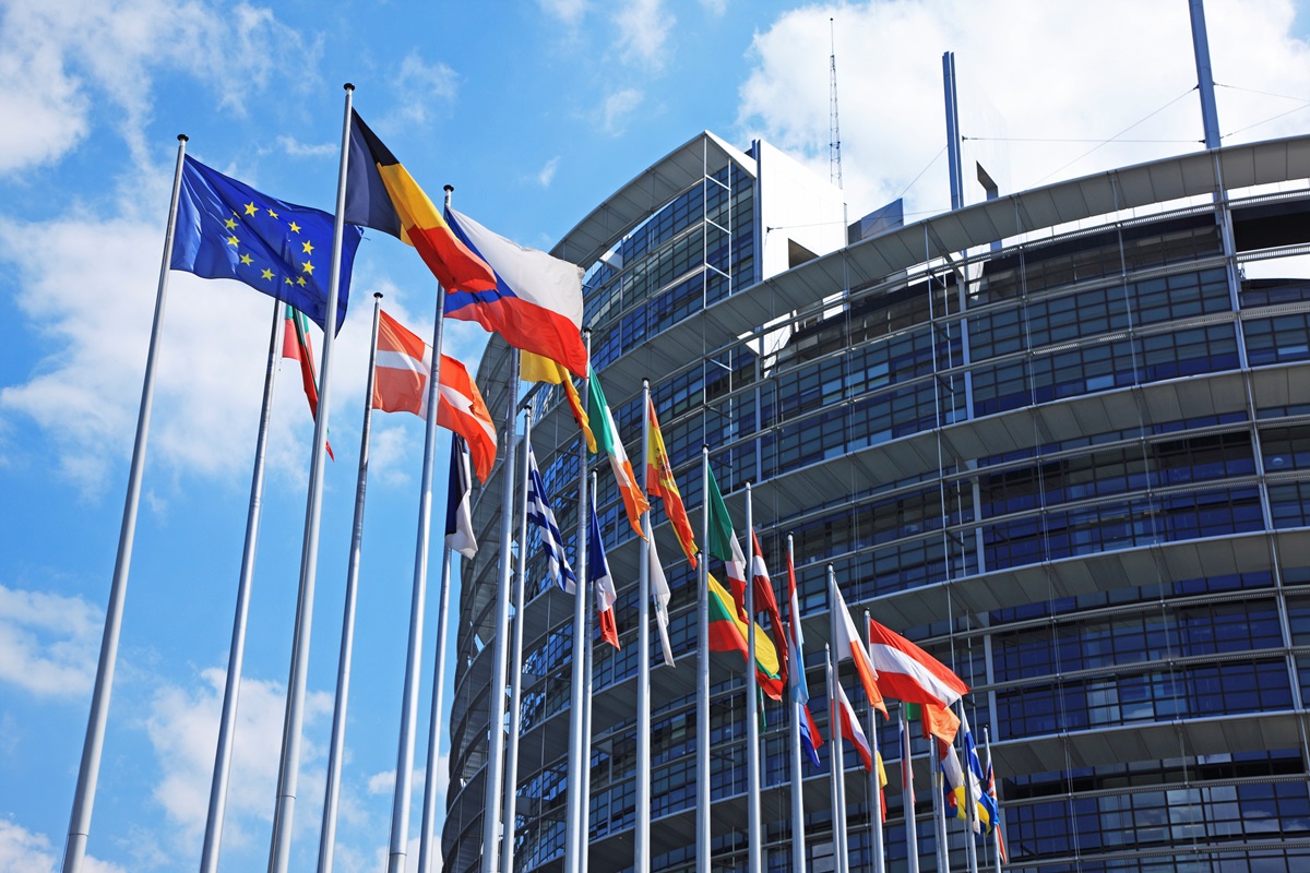 Сім країн ЄС офіційно підтримали репараційний кредит Україні