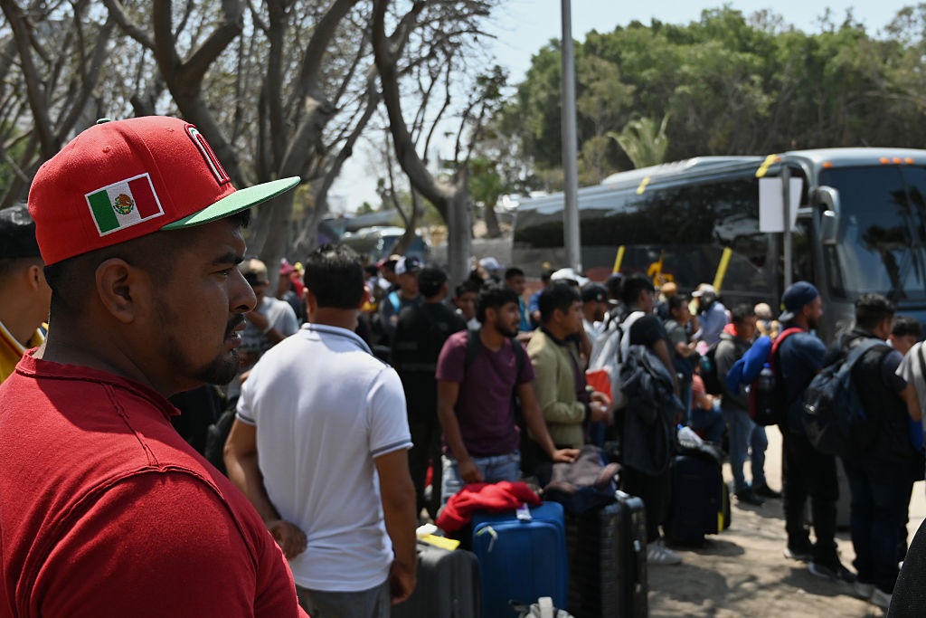 США пропонують нелегалам по 3000 доларів за “самодепортацію”