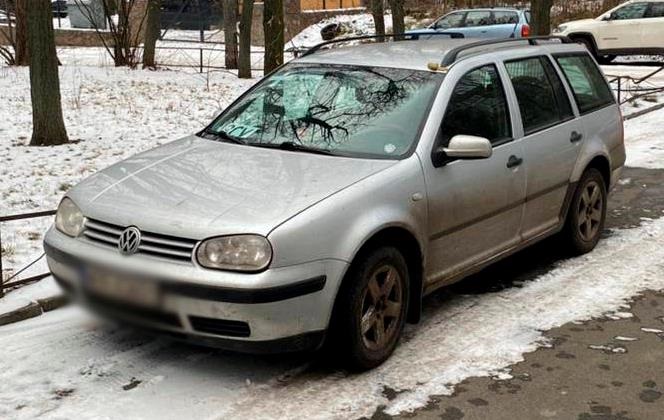 У Києві водій їздив із муляжем міни на даху авто