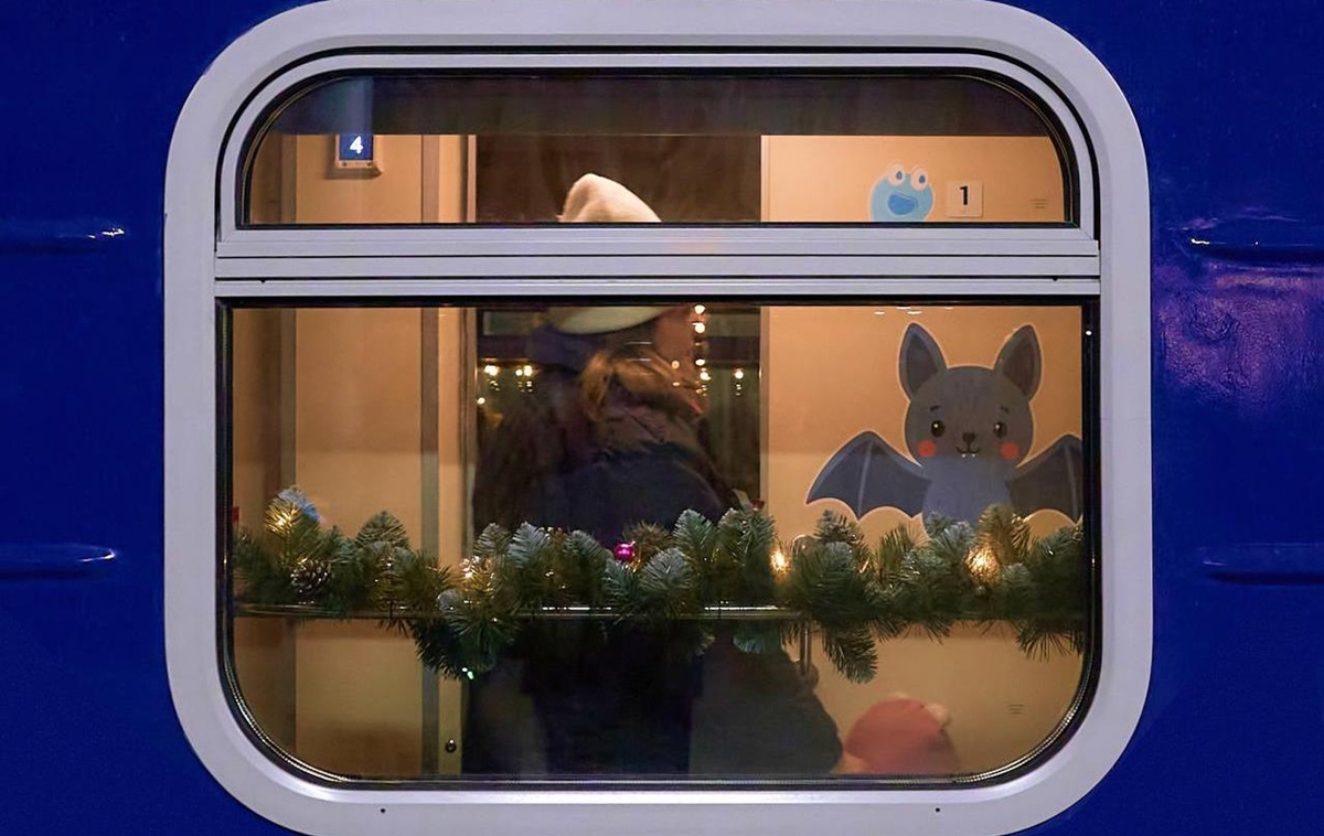 Укрзалізниця призначила 16 додаткових поїздів на свята