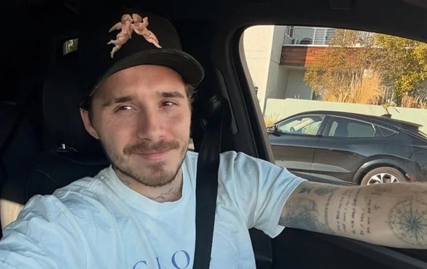 Бруклін Бекхем попросив батьків спілкуватися з ним лише через адвокатів