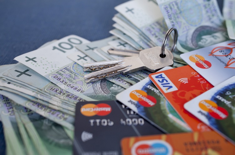 Переказ грошей за кордон: законні та безпечні способи