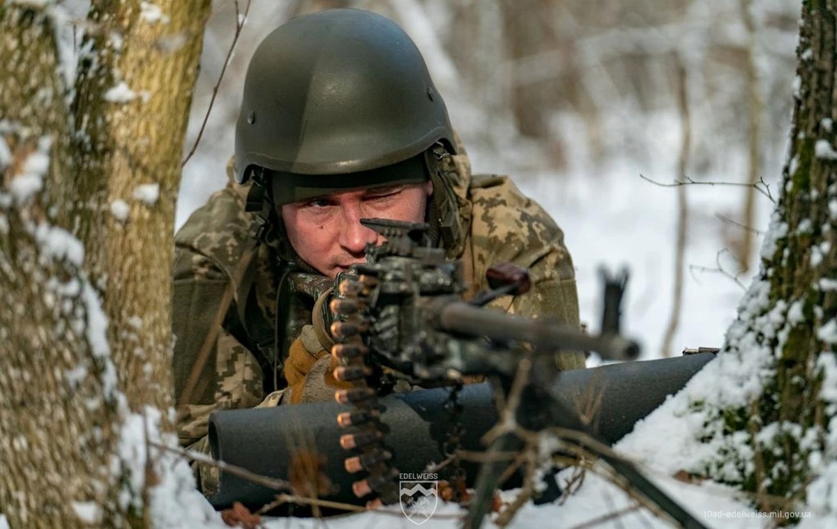 Росія зупинила атаки на п’яти напрямках – Генштаб