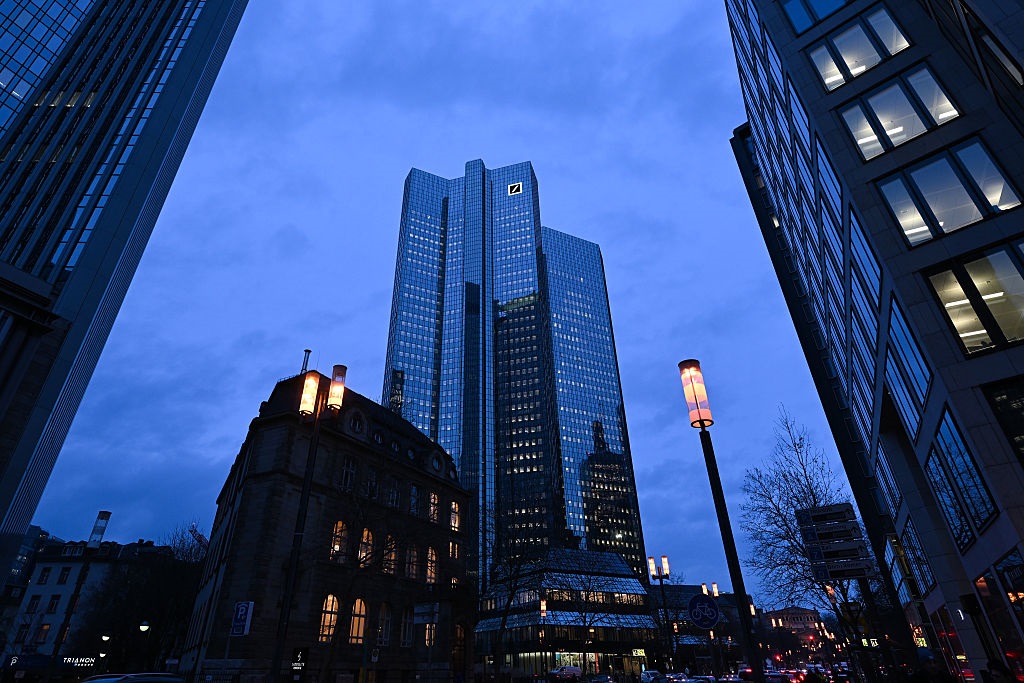 У Deutsche Bank провели обшуки через компанії, пов’язаними з Абрамовичем