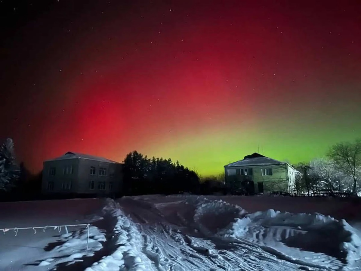 У небі над Україною помітили яскраве полярне сяйво