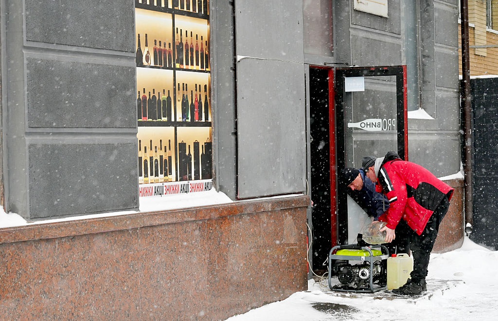 В Києві призупинили опалення і водопостачання