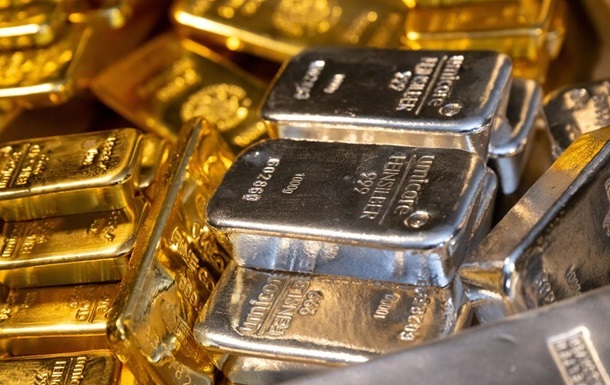 Чому обвалилося золото та в чому зберігати заощадження