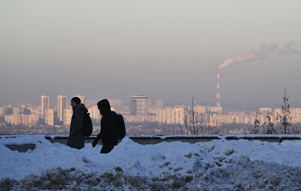 Київ розгортає додаткові опорні пункти обігріву