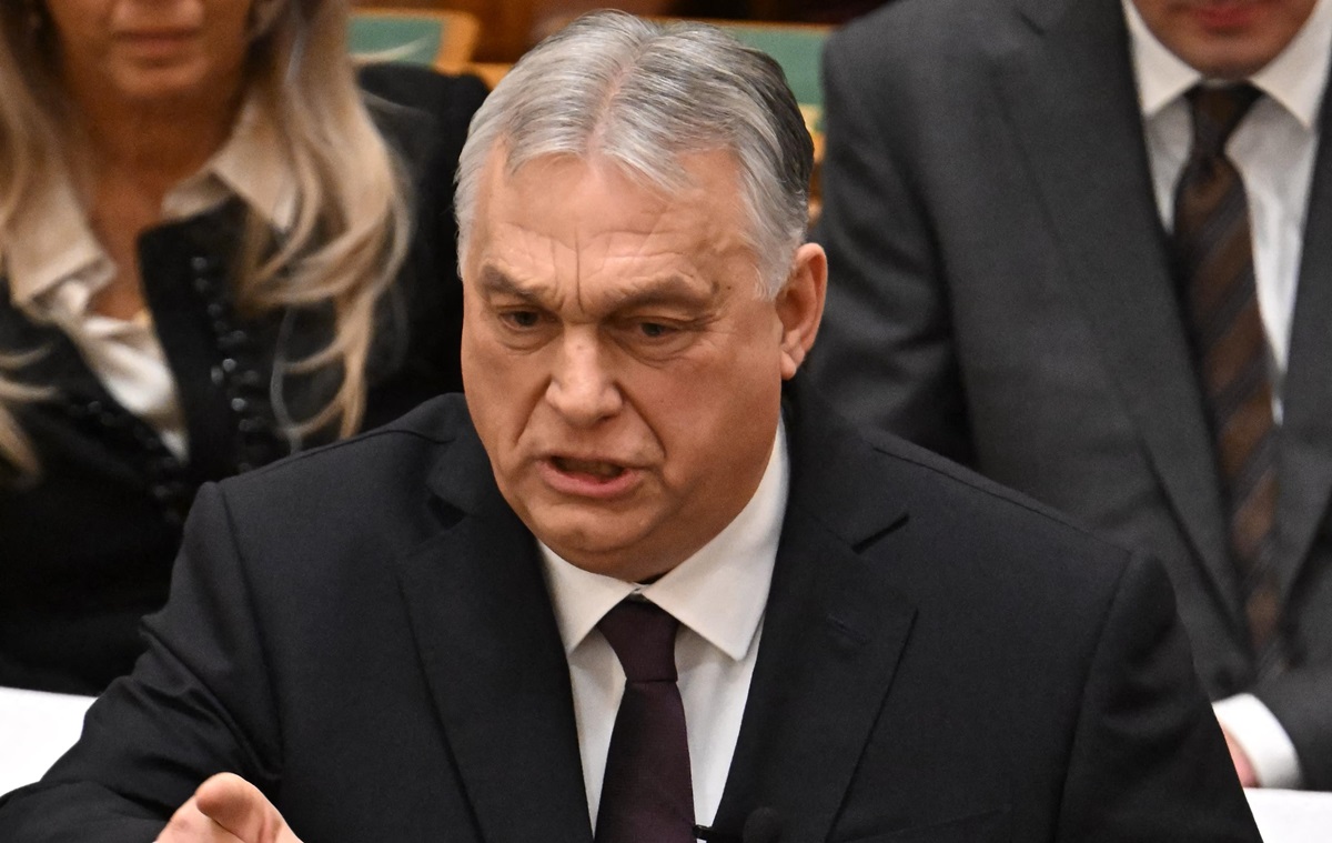 Орбан анонсував розгортання військових через “українську загрозу”