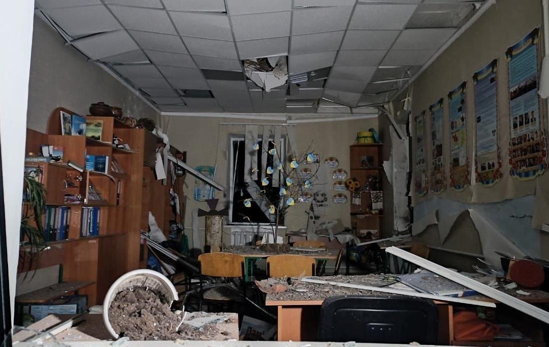 Росіяни вдарили ракетою та дронами по Дніпропетровщині: відоми наслідки