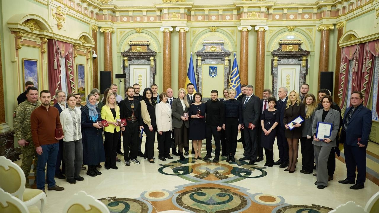Володимир Зеленський вручив державні нагороди громадянам, які роблять країну сильнішою