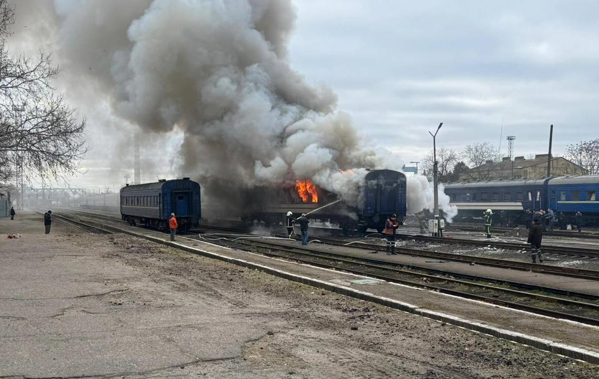 Безпілотник атакував вагон потягу у Миколаєві
