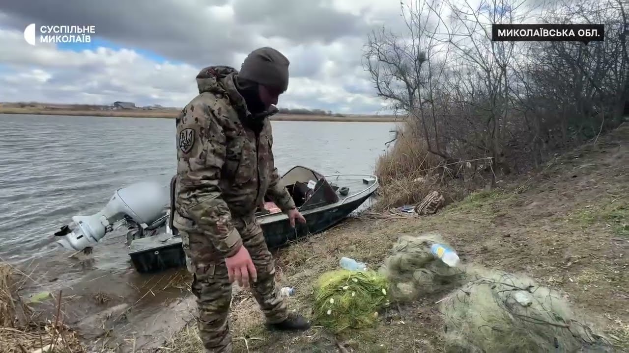 Будні рибоохорони: на Інгулі інспектори вилучили браконьєрські сітки та врятували рибу