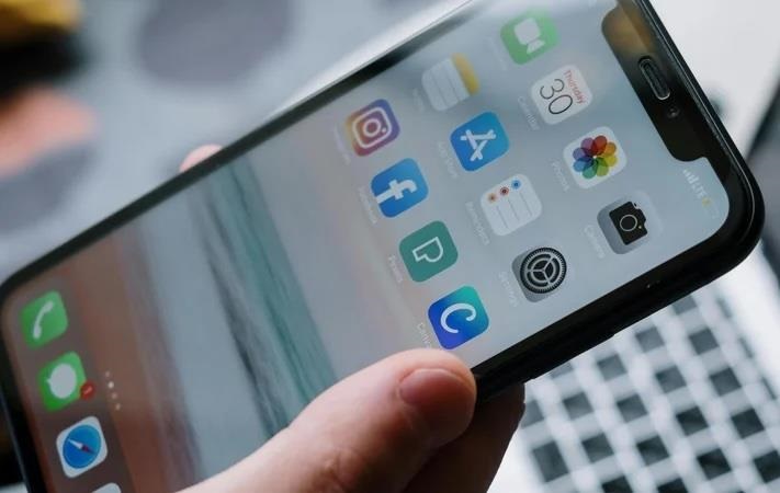 iPhone гальмує: 10 хитрощів, що миттєво зроблять його швидшим