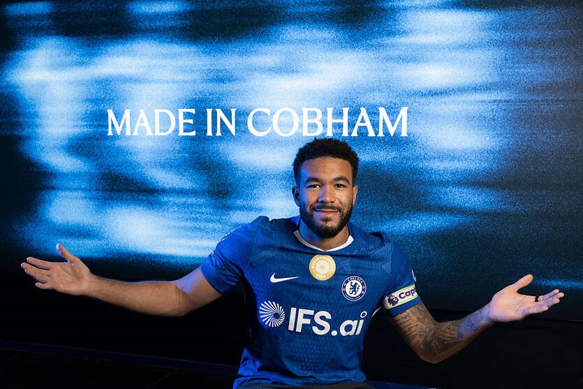 Капітан Челсі залишається на своєму місці