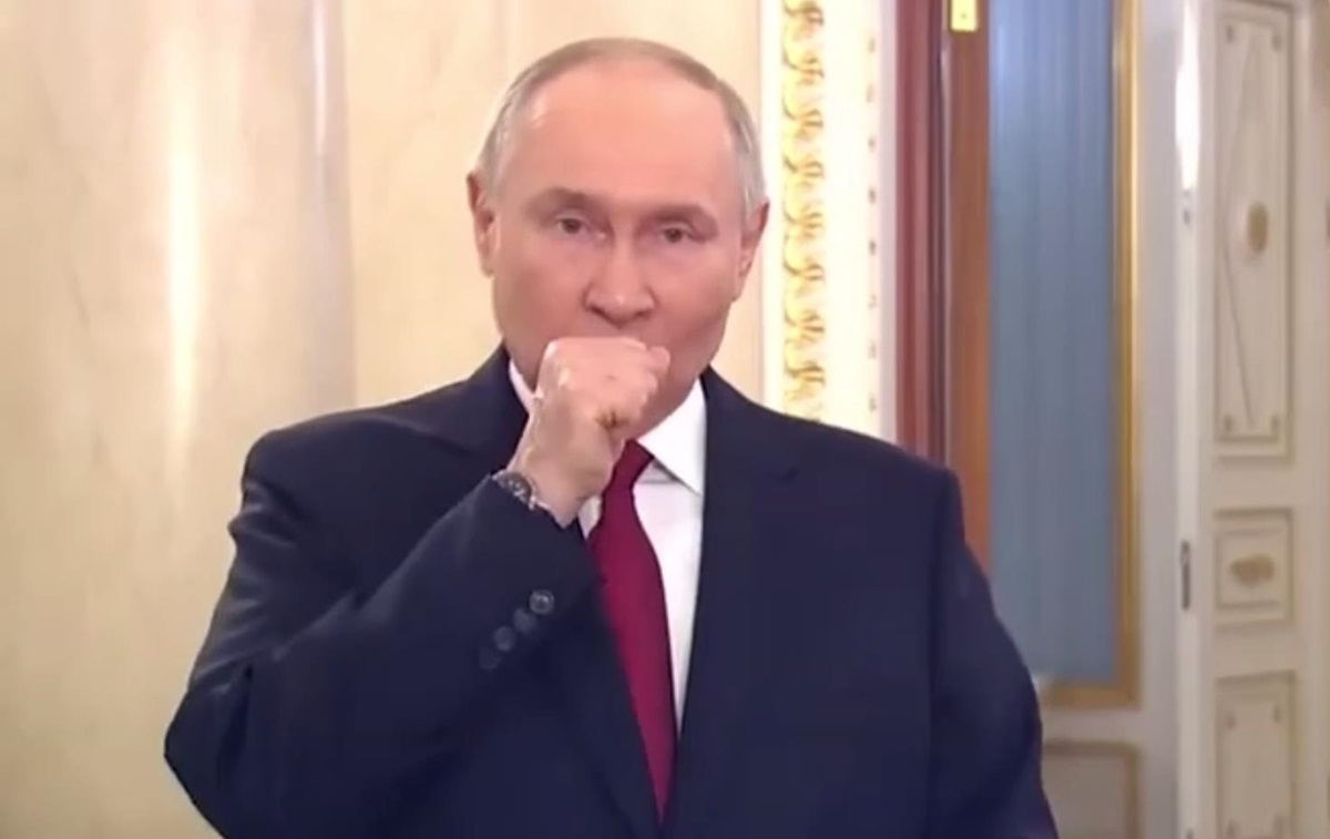 “Кхе-кхе”: Кремль виклав невідредаговане вітання Путіна з 8 березня