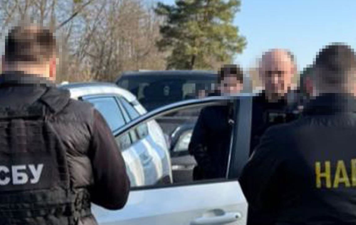 На Буковині викрито суддю, який вимагав хабаря в адвоката