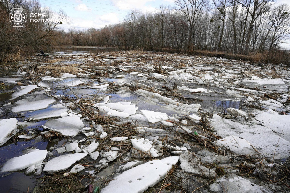 На Полтавщині утворився льодовий затор на річці