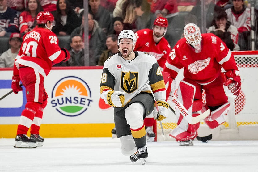 НХЛ: переможний вечір для Вегаса і Кароліни