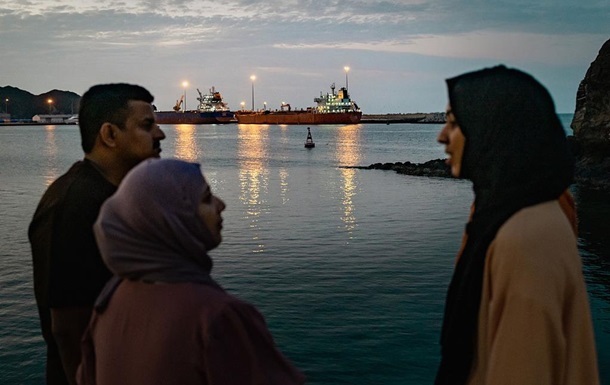 По два кораблі: Іран дозволив ще одній країні прохід Ормузькою протокою