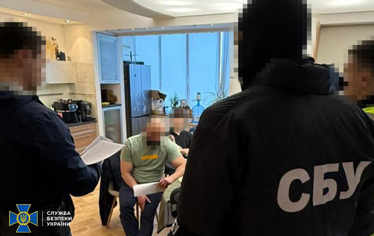 Продали “документів” на 17 млн: викрито схему легалізації іноземців у ЄС