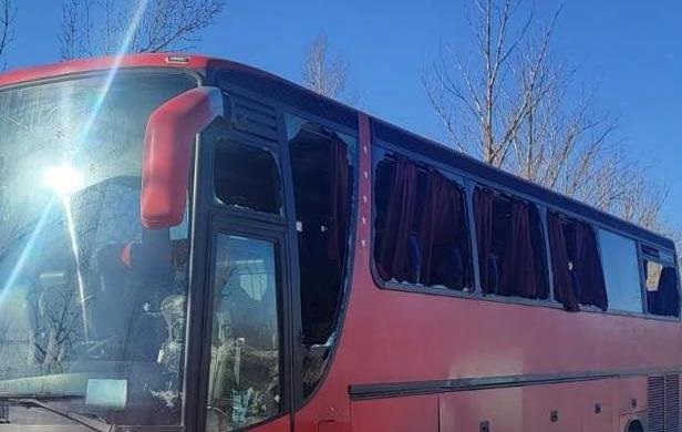 Росіяни атакували дроном автобус на Харківщині, є жертви