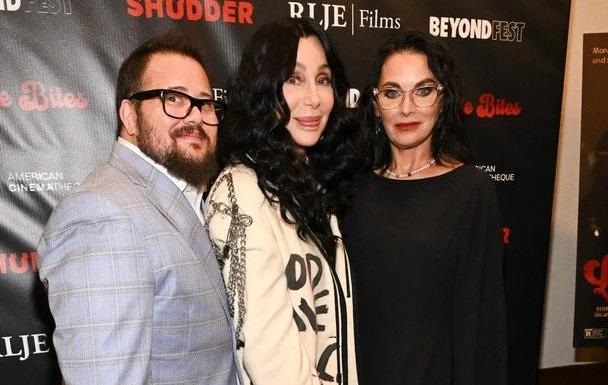 Шер одружила сина, який змінив стать