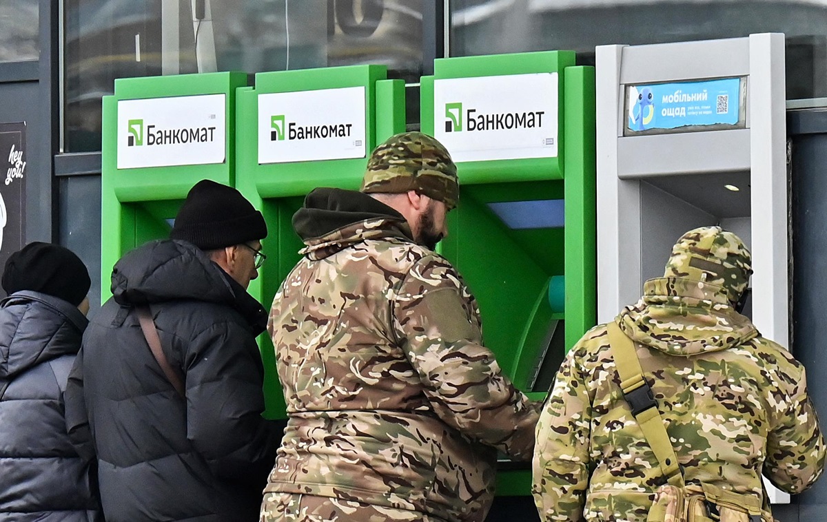 Українці торік одержали $8 млрд грошових переказів