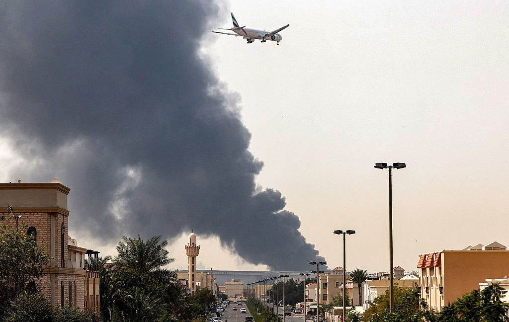 В ОАЕ заявили про відбиття чергової ракетно-дронової атаки Ірану