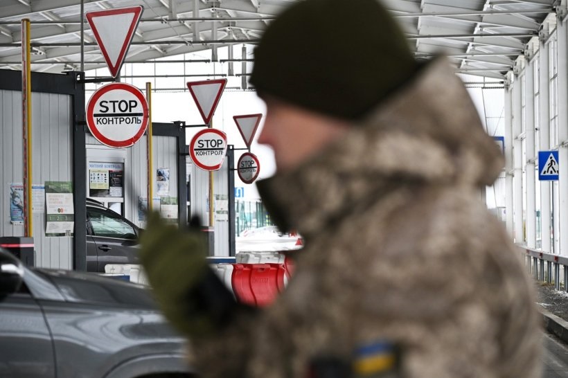 В Польщі на дорозі до ПП Краківець почали ремонт – ДПСУ