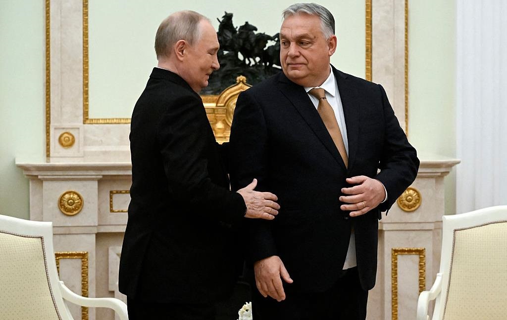 ЗМІ дізналися деталі кампанії Кремля на підтримку Орбана