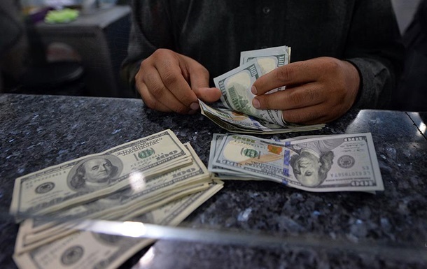 Курси долара і євро сягнули психологічних рубежів