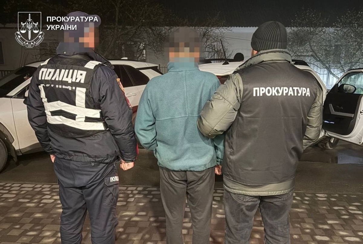 На Хмельниччині вітчима підозрюють у зґвалтуванні малолітньої падчерки