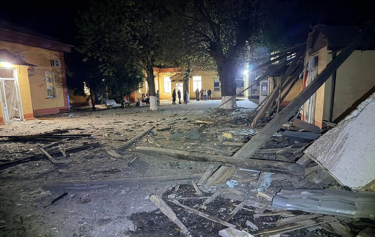 Росіяни зруйнували “шахедами” лікарню на Одещині