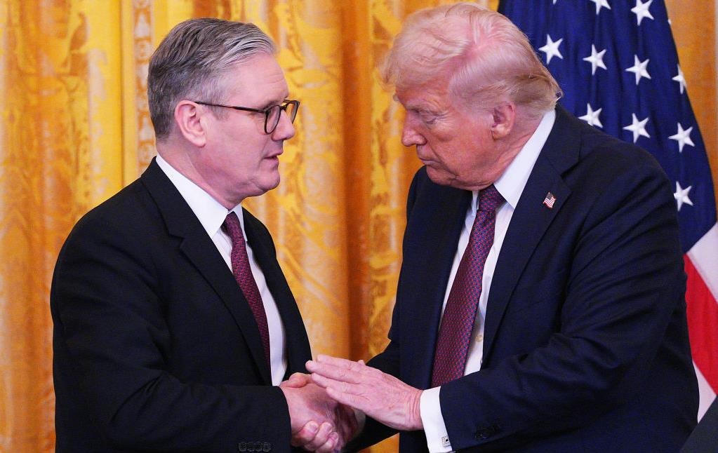 Відкриття Ормузької протоки: Стармер і Трамп обговорили нагальні завдання