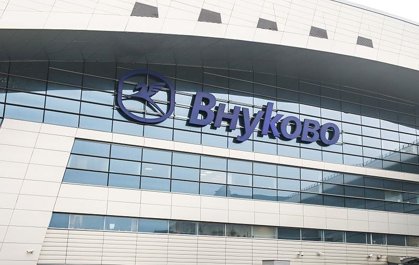 Атака дронів: у Москві і Петербурзі аеропорти зупинили роботу