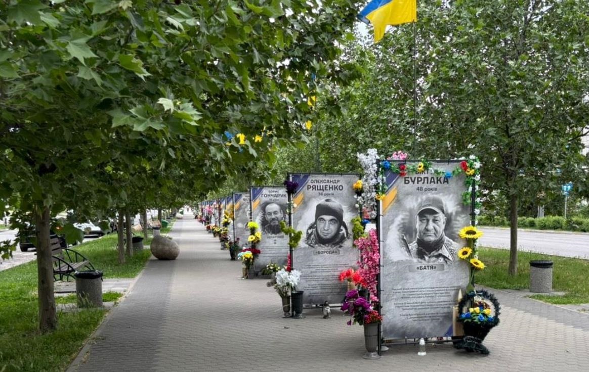 На Київщині підлітки танцювали на Алеї Слави під російську музику